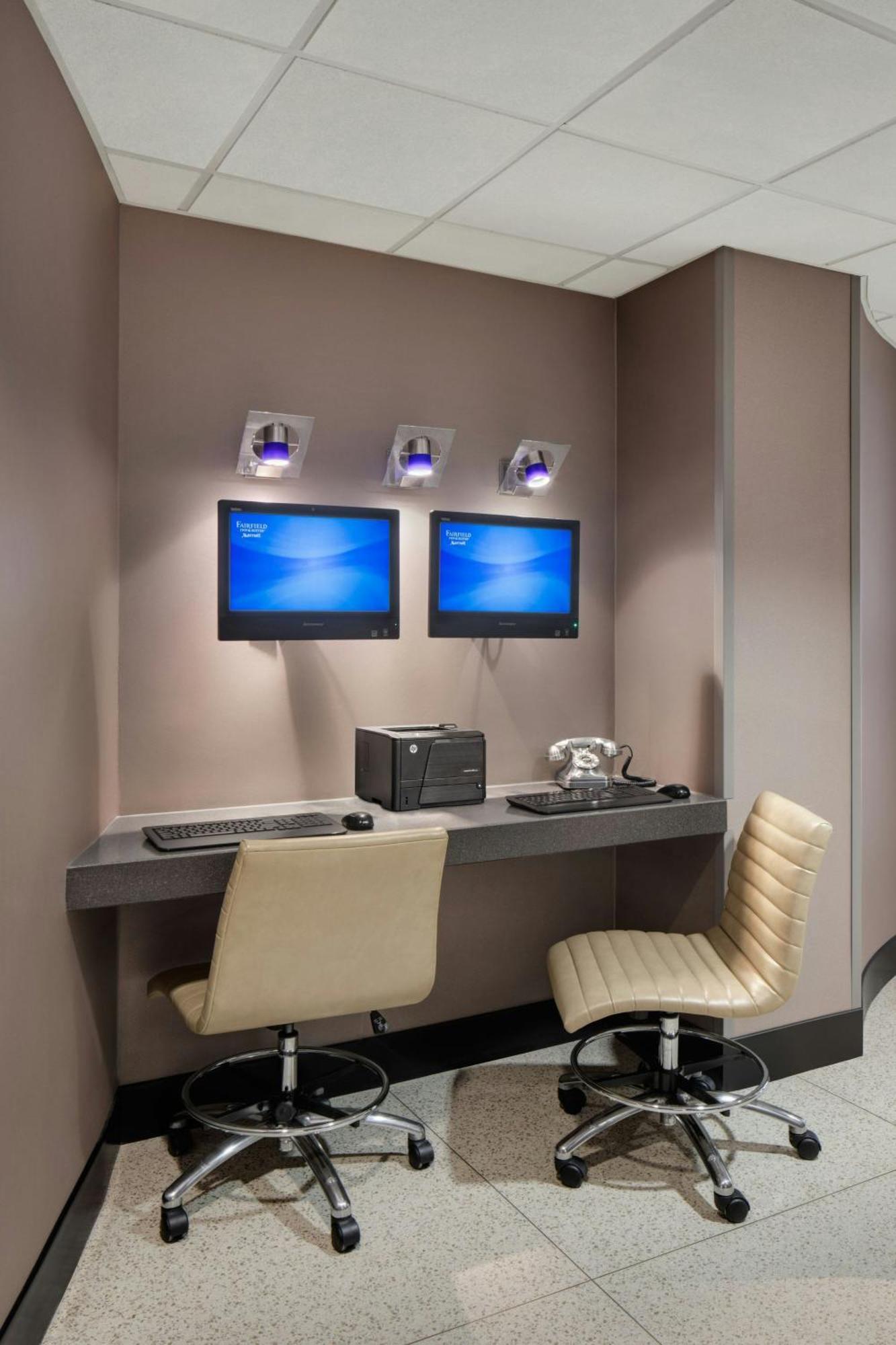 Fairfield Inn And Suites Chicago Downtown/ Magnificent Mile Екстериор снимка