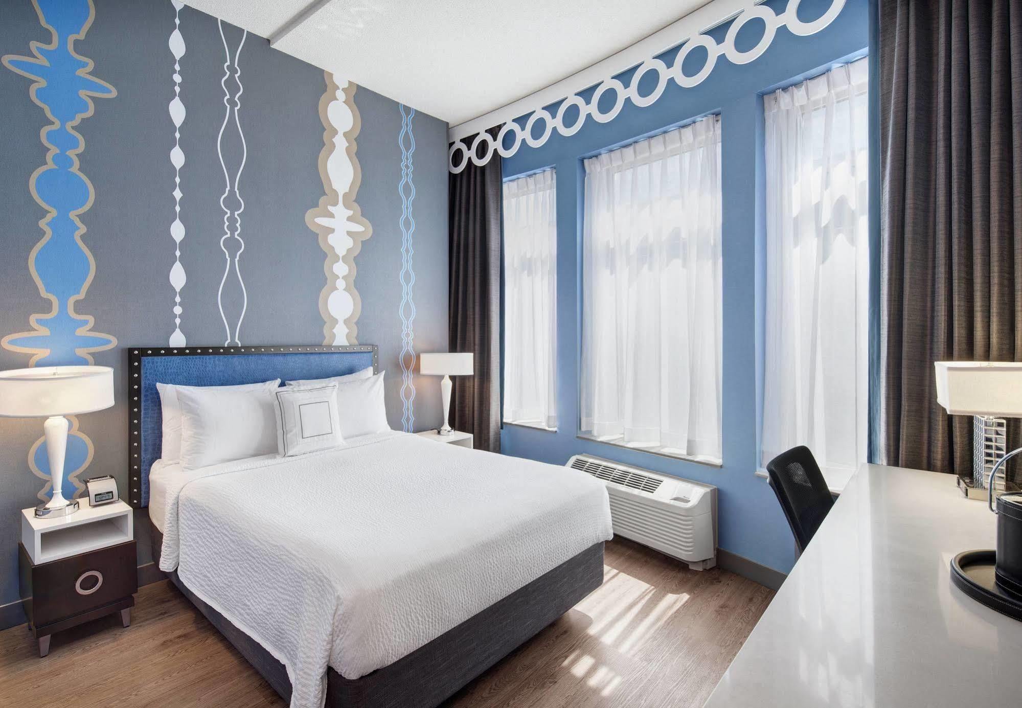 Fairfield Inn And Suites Chicago Downtown/ Magnificent Mile Екстериор снимка
